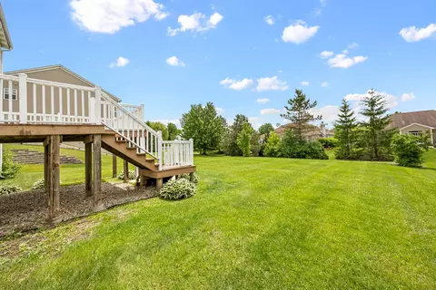 Exterior - 1285 Mallard Ln, Hoffman Estates, IL 60192 photo 9 of 13