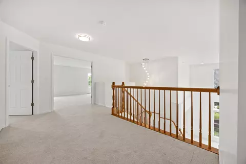 Entry Way - 1285 Mallard Ln, Hoffman Estates, IL 60192 photo 1 of 1