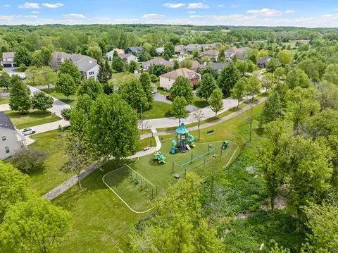 View/Area - 1285 Mallard Ln, Hoffman Estates, IL 60192 photo 8 of 9