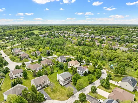 View/Area - 1285 Mallard Ln, Hoffman Estates, IL 60192 photo 1 of 9