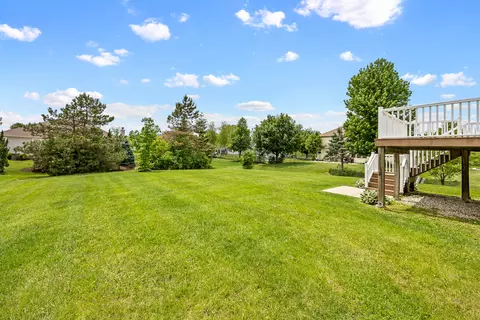 Exterior - 1285 Mallard Ln, Hoffman Estates, IL 60192 photo 11 of 13
