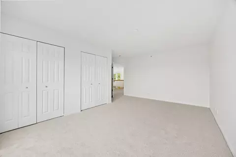 Bedroom - 1285 Mallard Ln, Hoffman Estates, IL 60192 photo 2 of 6