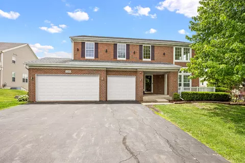 Exterior - 1285 Mallard Ln, Hoffman Estates, IL 60192 photo 3 of 13