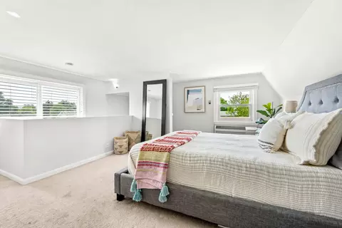 Bedroom - 1325 E Walnut Ave, Des Plaines, IL 60016 photo 4 of 5