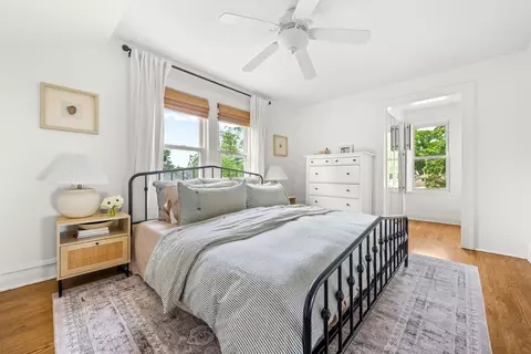 Bedroom - 1325 E Walnut Ave, Des Plaines, IL 60016 photo 2 of 5