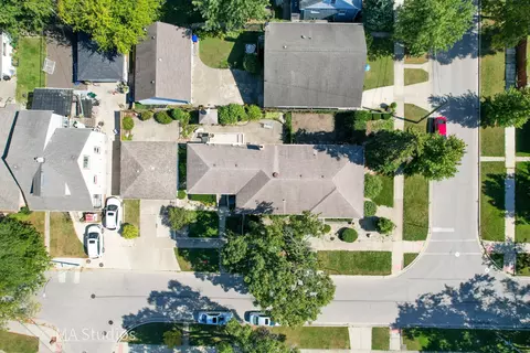 View/Area - 8636 40th St, Lyons, IL 60534 photo 1 of 5