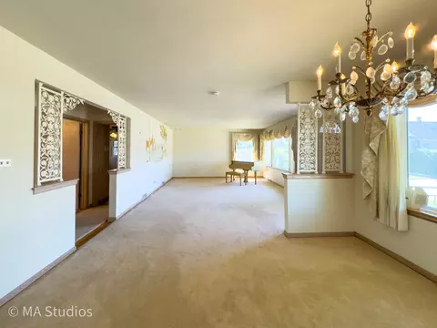 Living - 8636 40th St, Lyons, IL 60534 photo 2 of 8