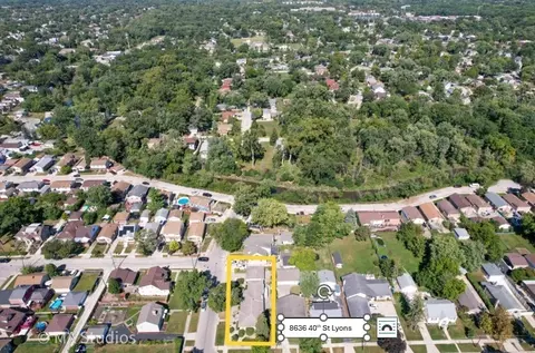 View/Area - 8636 40th St, Lyons, IL 60534 photo 3 of 5