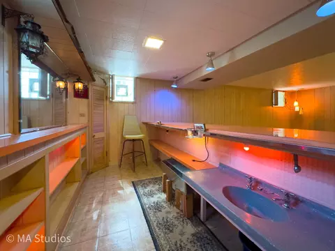 Bath - 8636 40th St, Lyons, IL 60534 photo 4 of 4