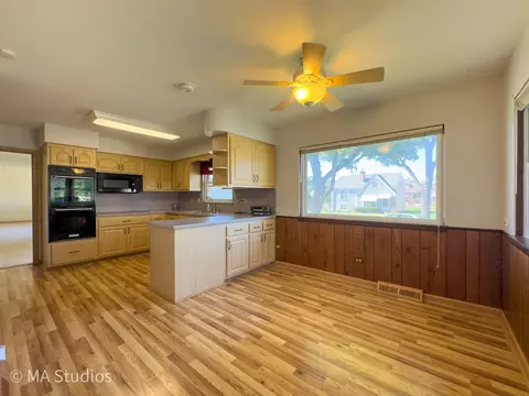 Kitchen - 8636 40th St, Lyons, IL 60534 photo 4 of 5
