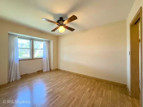 Bedroom - 8636 40th St, Lyons, IL 60534 photo 3 of 7