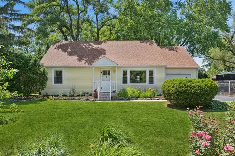 1330 S Wayside Dr, Villa Park, IL 60181