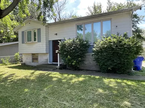 3265 Robin Dr, Decatur, IL 62526