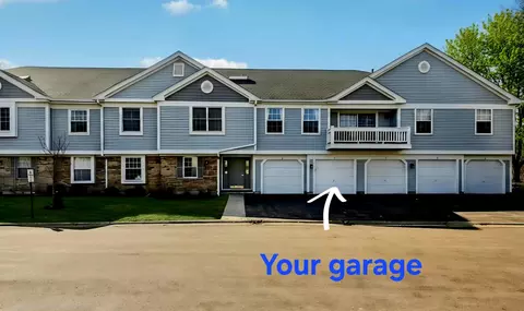 1254 Ballantrae Pl #D, Mundelein, IL 60060