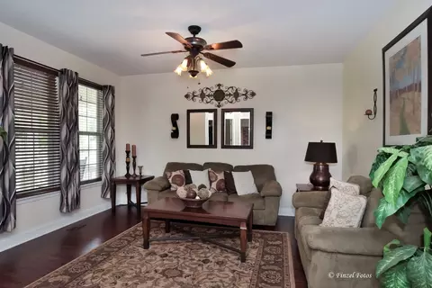 247 Pawtucket Ave, Elgin, IL 60124 photo 26