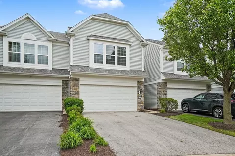 608 Hawley Dr, Oswego, IL 60543