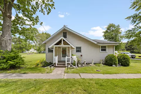 205 N Park St, Milford, IL 60953