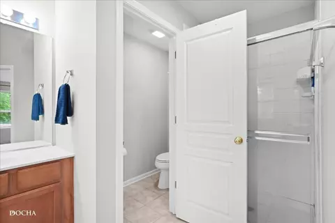 Bath - 25026 Blue Iris Ct S, Plainfield, IL 60585 photo 4 of 5