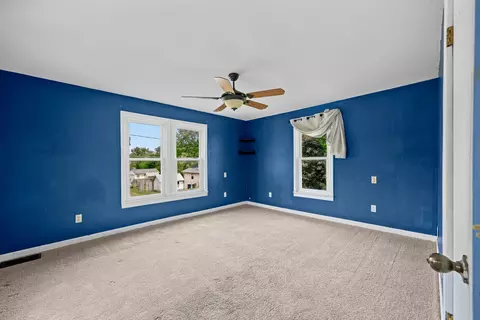 Bedroom - 1202 20th Ave, Viola, IL 61486 photo 9 of 11