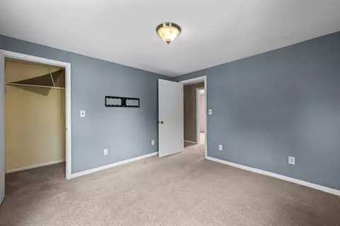 Bedroom - 1202 20th Ave, Viola, IL 61486 photo 4 of 11
