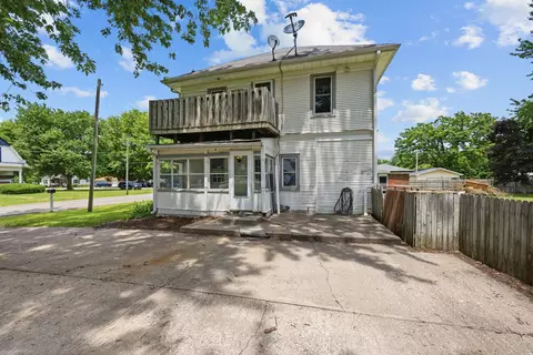 Exterior - 1202 20th Ave, Viola, IL 61486 photo 9 of 12