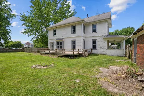 Exterior - 1202 20th Ave, Viola, IL 61486 photo 3 of 12