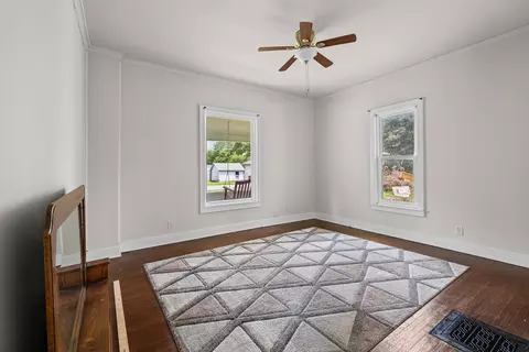 Living - 1202 20th Ave, Viola, IL 61486 photo 4 of 9