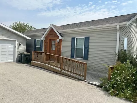 22439 S Remington Dr, Channahon, IL 60410