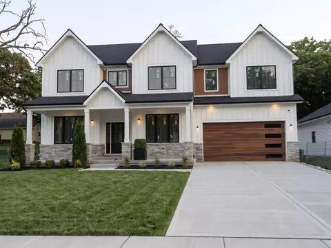 850 Forest Ave, Glen Ellyn, IL 60137