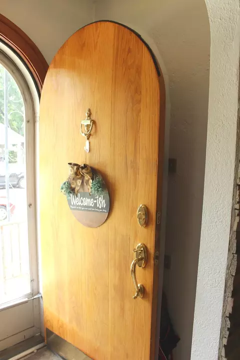Entry Way - 200 E Bennett St E, Salem, IL 62881 photo 2 of 7