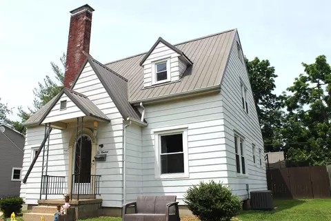 200 E Bennett St E, Salem, IL 62881
