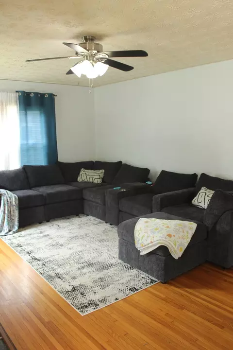 Living - 200 E Bennett St E, Salem, IL 62881 photo 2 of 2