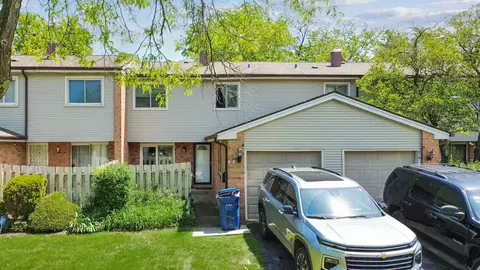 872 Greenbriar Ln, University Park, IL 60484