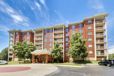 8400 Callie Ave #210, Morton Grove, IL 60053