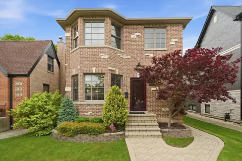 6057 N Tripp Ave, Chicago, IL 60646