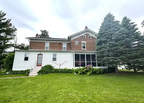 Exterior - 304 E Broadway, Mount Carroll, IL 61053 photo 4 of 6