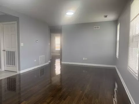 Living - 3602 Arthur Ter, Markham, IL 60428 photo 2 of 3