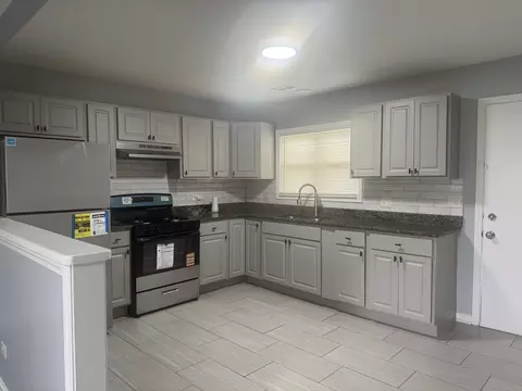 Kitchen - 3602 Arthur Ter, Markham, IL 60428 photo 1 of 1