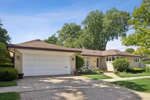 Exterior - 116 E Adams St, Elmhurst, IL 60126 photo 1 of 6