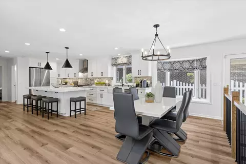Dining - 116 E Adams St, Elmhurst, IL 60126 photo 1 of 1