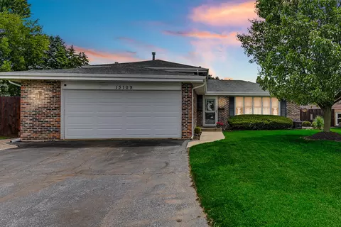 13109 Linder Ave, Crestwood, IL 60418