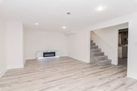 Living - 206 Imperial Dr, Bloomington, IL 61701 photo 17 of 19