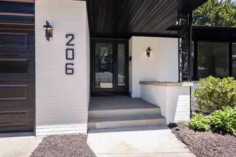 Exterior - 206 Imperial Dr, Bloomington, IL 61701 photo 12 of 14