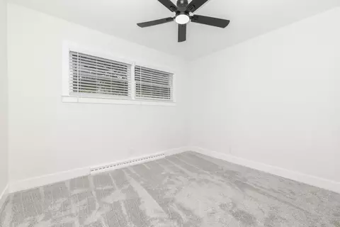 Bedroom - 206 Imperial Dr, Bloomington, IL 61701 photo 9 of 10