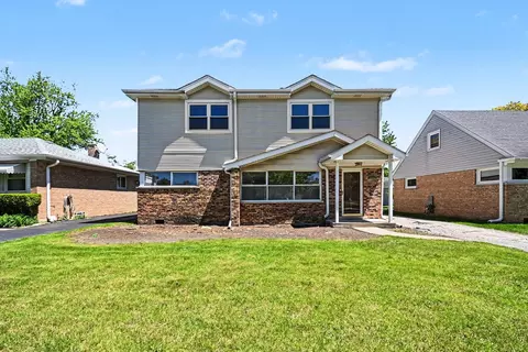 8243 N Ozanam Ave, Niles, IL 60714