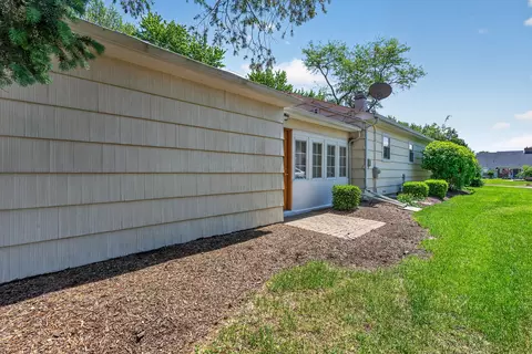 Exterior - 69 Central Ave, Aurora, IL 60506 photo 3 of 16