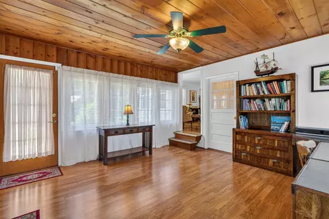 Entry Way - 69 Central Ave, Aurora, IL 60506 photo 1 of 2