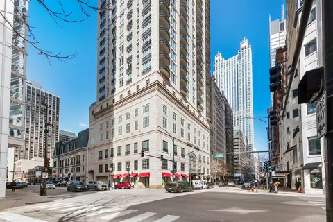 10 E Delaware Pl #25B, Chicago, IL 60611