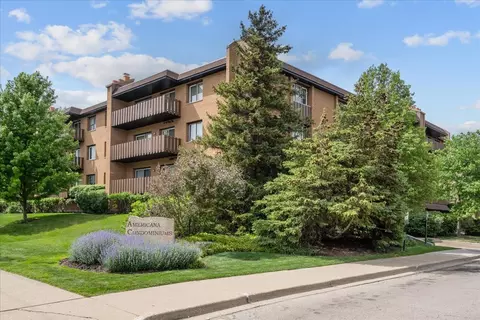 1795 Lake Cook Rd #107, Highland Park, IL 60035