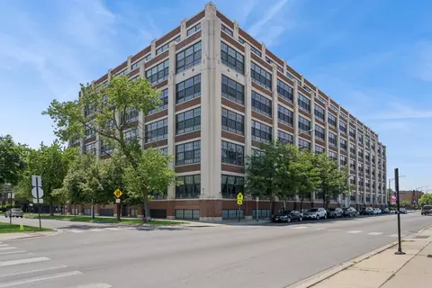 3963 W Belmont Ave #214, Chicago, IL 60618